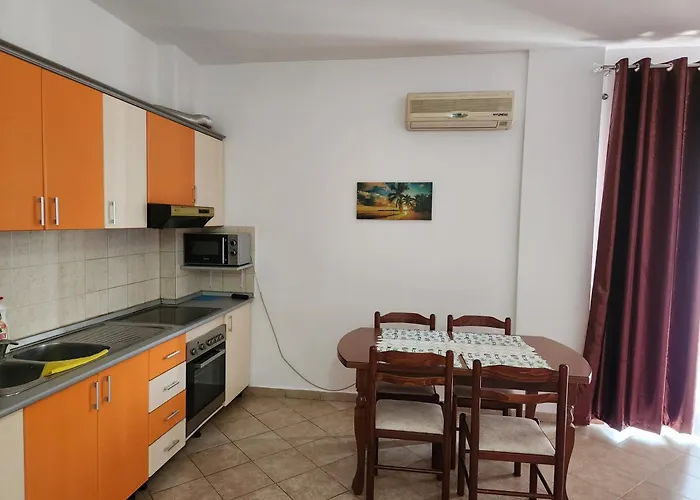 Comfy Beachfront Apartment - 50M From The Sea
