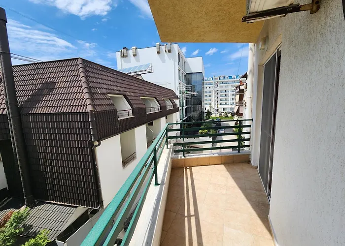 Comfy Beachfront Apartment - 50M From The Sea